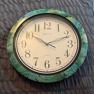 Vintage Verichron Quartz Wall Clock, Grannycore 80’s 90’s , Plant works